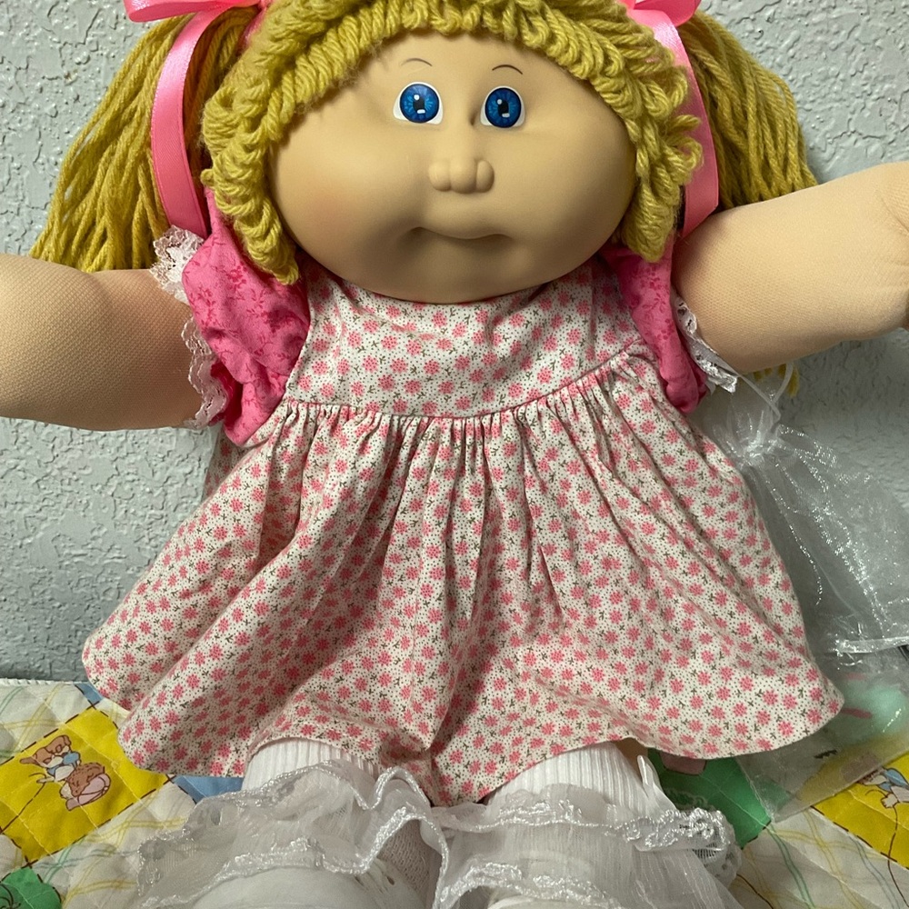 VTG Cabbage Patch Kid Girl Hong Kong Butterscotch Hair Blue Eyes HM#1 1984